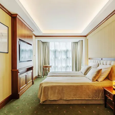 Prestige With Sauna By Grand Apartment *