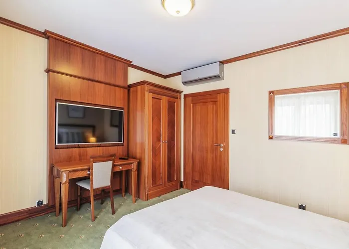 Prestige With Sauna By Grand 公寓 *